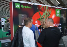 Emilia Bosak of Grodan is explaining about E-gro.