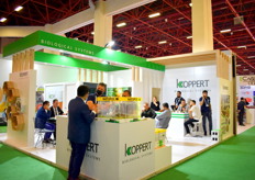 Good conversations at the booth of Koppert.