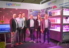 Da Ros and Light4Food have been working together for quite some years now. To help more growers, they shared more information on their partnership . In the photo Fabio Camisa, Niels Jacobs, Stefano Masutti, Peter Christiaens, Lizan Verbong & Rene van Haeff