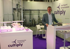 Javier Viña, from Cultiply, who presented his new biostimulants, biopesticides and biofertilisers.