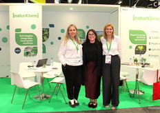 Verónica De Luca, Laura Jórques and Ángeles Parra, from NaturKhem