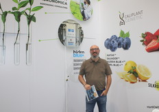 Pascual Miralles, from HidroBlue, at the stand of Grupo Caliplant