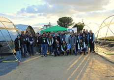 To end the visit to the greenhouses, a photo of group 3!