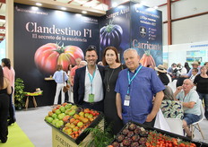 Manuel Brancati, together with growers Carmen and Paolo, showed the tomato varieties of Eugenseed Genetics.