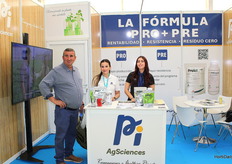 Grower Manuel Ferrez with Lorena Hernández and Lorena Berruezo of AgSciences.