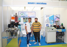 At the Riegos Bascuñana stand, Francisco Bascuñana and Joaquín Membrives