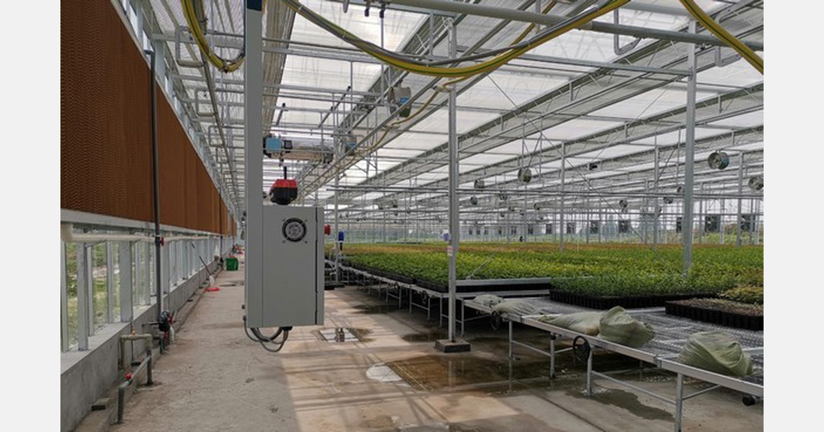 Mobile greenhouse sprinklers fully automated type more widely adopted