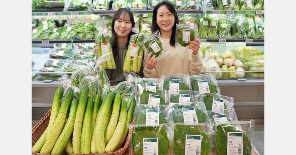 South Korea: Lotte Mart introduces smart farm vegetables to keep prices stable during cold wave