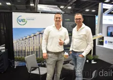 Nanne Bentvelzen and Bart Kester of VB Greenhouses made it to the show along with some Dutch stroopwafels.