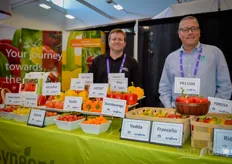 Cameron Lyons (Syngenta) and Andrew Dick (Plant Products) in a healthy booth.