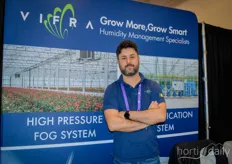 Stefano Liporace (Vifra) ‘in the greenhouse’ of gerbera grower Jac Oudijk