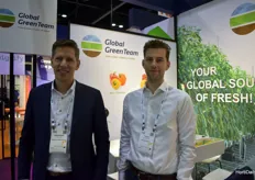 Sebastiaan Hogervorst with Global Green Team en Thijmen van de Bosch with Bosch growers. You’re a global source of fresh!
