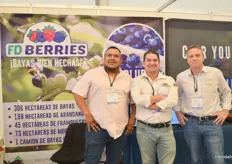 Jose Roberto Montes Contreras, Jorge Guiterrez with FD Berries and Andrew Pidgeon with Fibredust