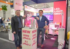 Jan Mol & Arnold de Kievit showing the new Oreon fixture: https://www.hortidaily.com/article/9069168/new-led-fixture-15-more-light-output-and-a-15-efficiency-improvement/ 