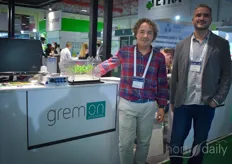Janos Loczi with Gremon Systems introduced the horticultural world to their new colleague Zault Fadula. 